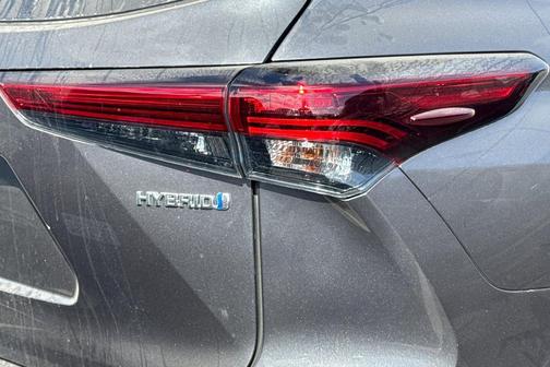 2023 Toyota Highlander Hybrid LE
