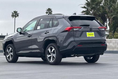 2025 Toyota RAV4 Hybrid SE