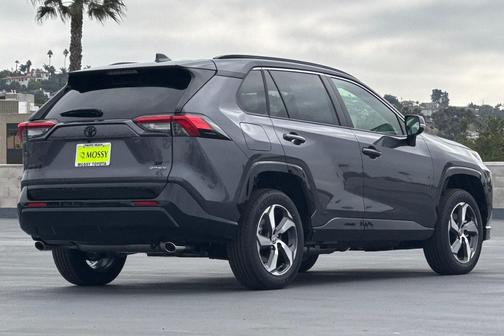 2025 Toyota RAV4 Hybrid SE
