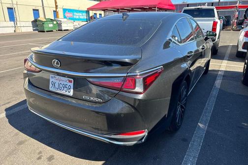 2024 Lexus ES 300h Base