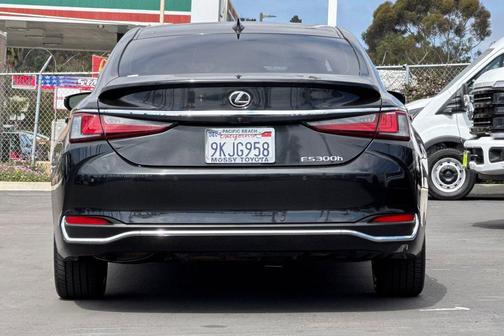 2024 Lexus ES 300h Base