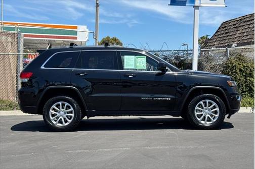 2021 Jeep Grand Cherokee Laredo