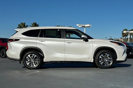2026 Toyota Highlander Hybrid XLE