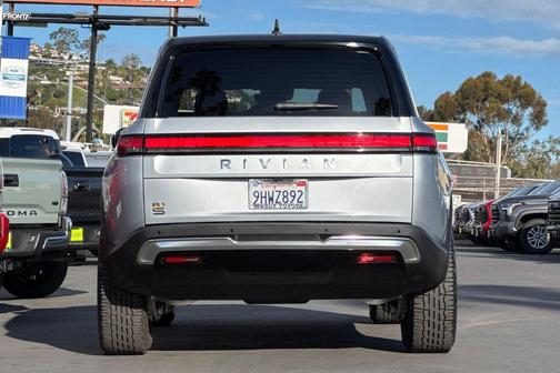 2023 Rivian R1S Adventure