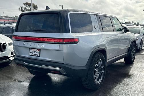 2023 Rivian R1S Adventure
