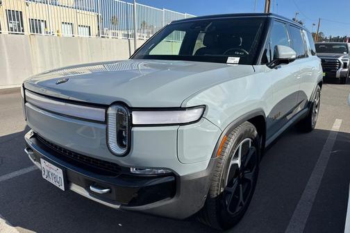 2023 Rivian R1S Adventure
