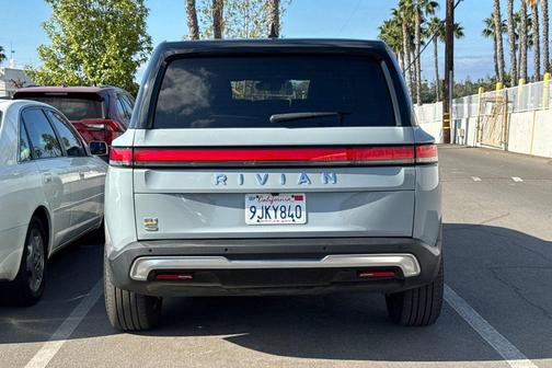 2023 Rivian R1S Adventure