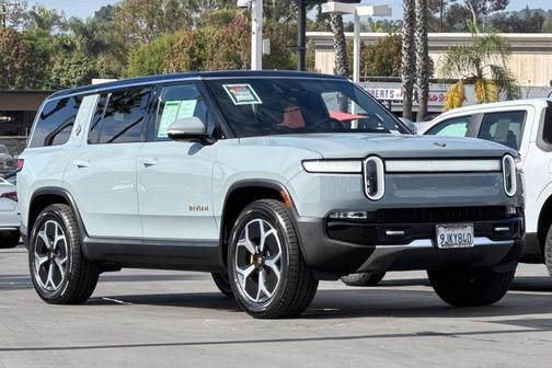 2023 Rivian R1S Adventure