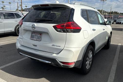 2017 Nissan Rogue SV