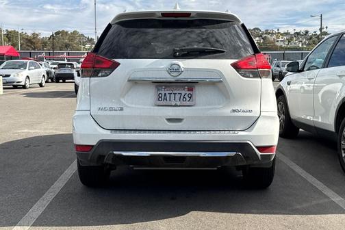 2017 Nissan Rogue SV