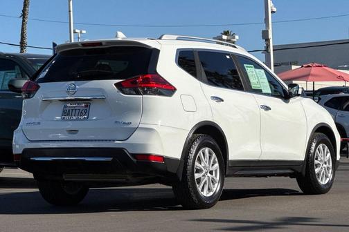 2017 Nissan Rogue SV