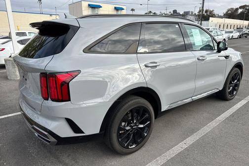 2023 Kia Sorento SX