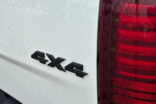 2024 RAM 1500 Classic Warlock Crew Cab 4x4 5'7' Box