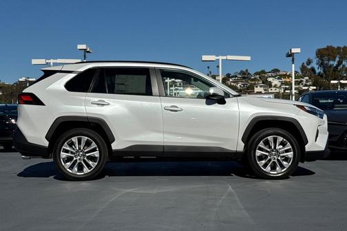 2025 Toyota RAV4 XLE Premium