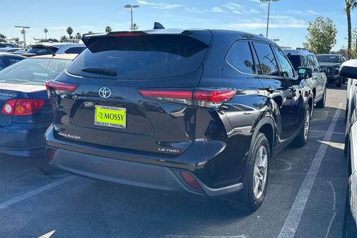 2022 Toyota Highlander LE