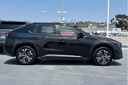 2025 Toyota bZ4X XLE