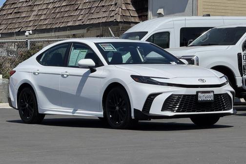 Ice Cap 2026 Toyota Camry SE