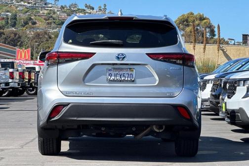 2020 Toyota Highlander Hybrid XLE