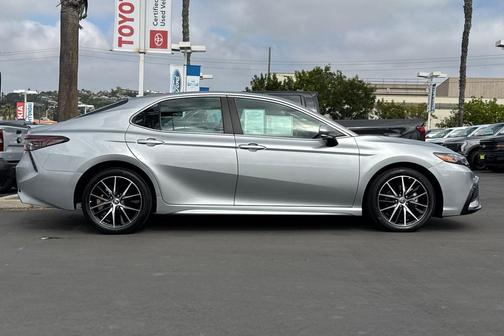 2023 Toyota Camry SE