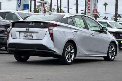 2016 Toyota Prius Three Touring