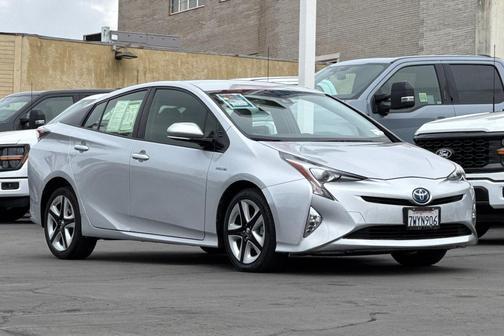 2016 Toyota Prius Three Touring