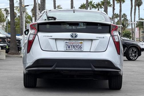 2016 Toyota Prius Three Touring