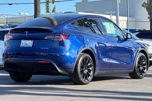 2022 Tesla Model Y Long Range Dual Motor All-Wheel Drive