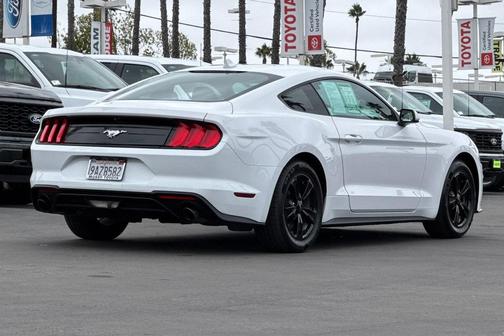 2021 Ford Mustang EcoBoost