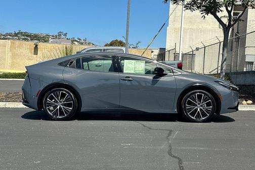 2025 Toyota Prius XLE