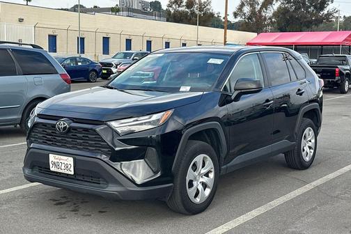 2024 Toyota RAV4 LE