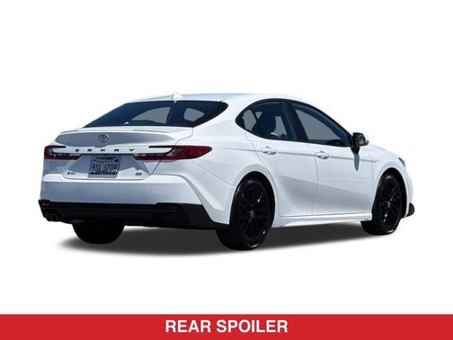 Ice Cap 2025 Toyota Camry SE