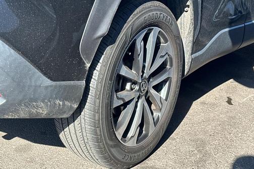 2022 Toyota Corolla Cross XLE