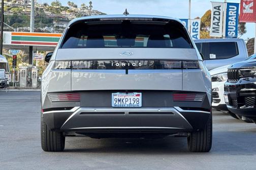 2024 Hyundai IONIQ 5 SE