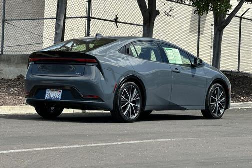 2025 Toyota Prius XLE