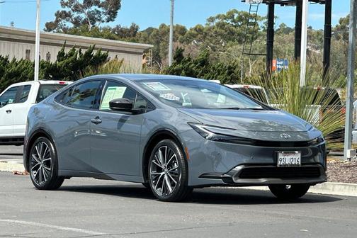 2025 Toyota Prius XLE