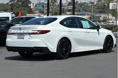 2025 Toyota Camry SE