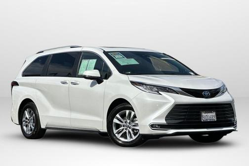 2025 Toyota Sienna Limited