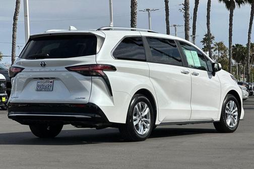 2025 Toyota Sienna Limited