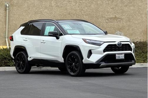 2022 Toyota RAV4 Hybrid SE