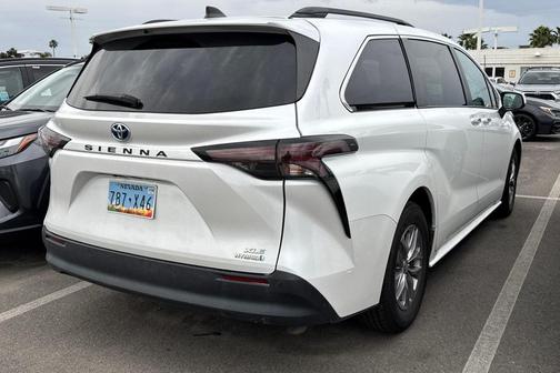 2023 Toyota Sienna XLE