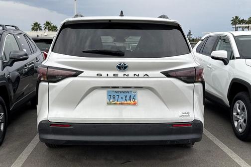 2023 Toyota Sienna XLE