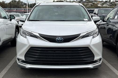2023 Toyota Sienna XLE