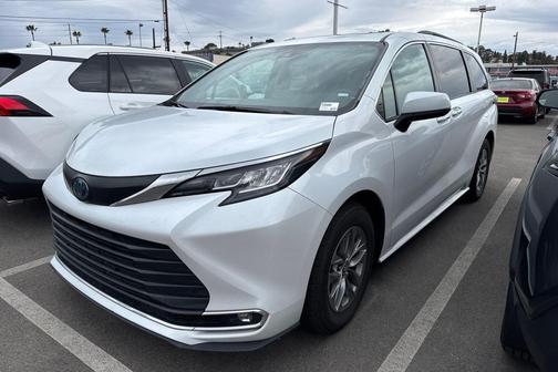 2023 Toyota Sienna XLE