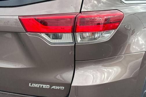 2017 Toyota Highlander Limited Platinum