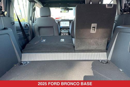 Desert Sand 2025 Ford Bronco Base