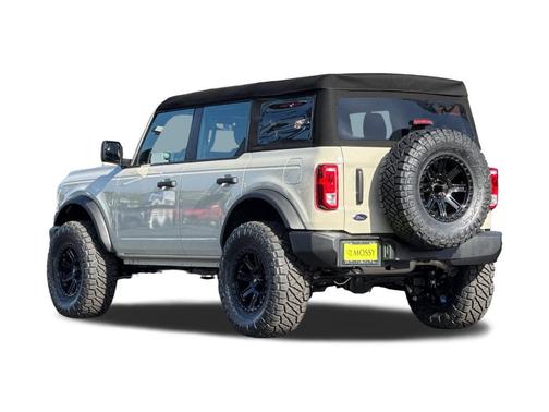 Desert Sand 2025 Ford Bronco Base