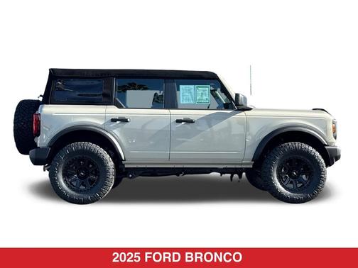 Desert Sand 2025 Ford Bronco Base
