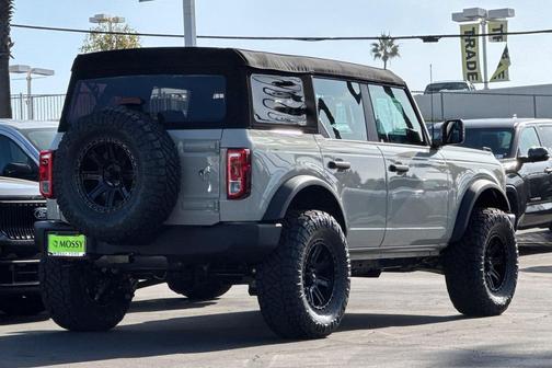 2025 Ford Bronco Base