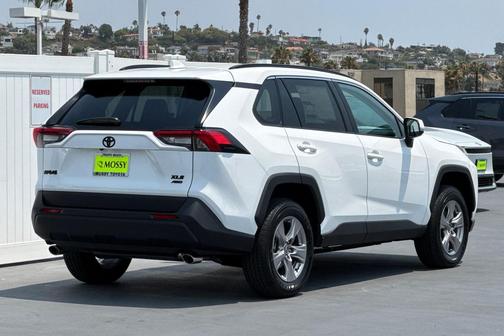 2025 Toyota RAV4 XLE