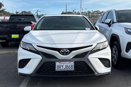 2020 Toyota Camry SE